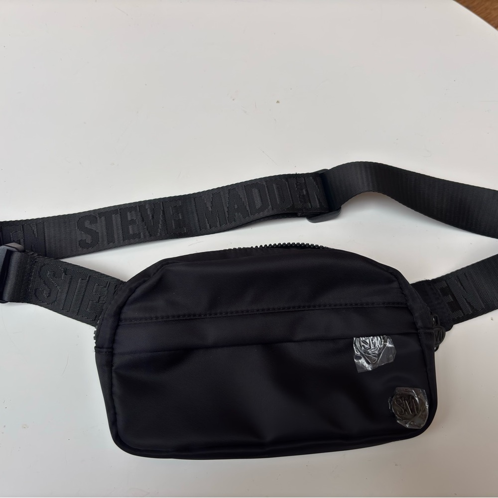 Steve Madden Black Belt Bag Durable Minimalist Design
